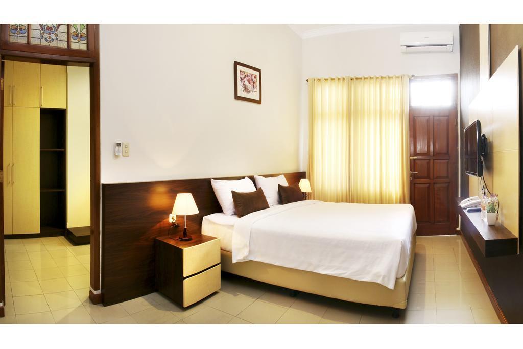 Wisma tamu Triple C 2*